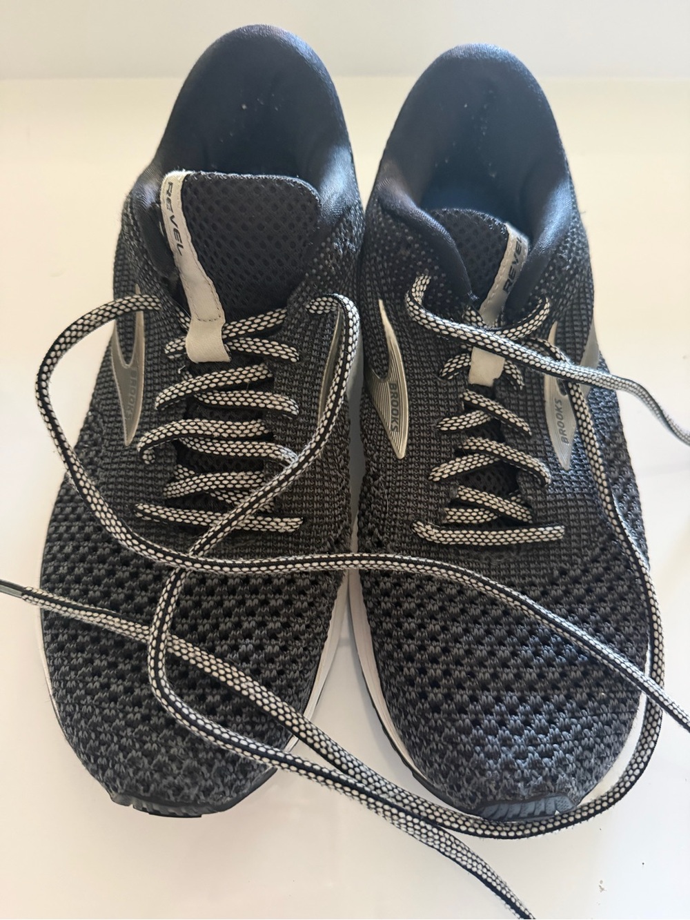 Brooks Revel 2 Women's Black/White Running Shoes Size 7.5